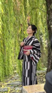 表情筋ヨガ、緩めるケア講師ゆみちゃん