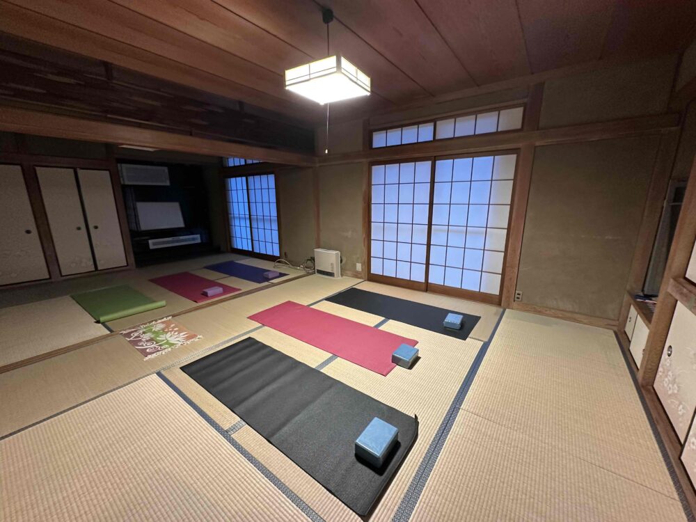 奈良県生駒市の個人サロンゆるちゅらYOGAの古民家プライベートヨガ空間