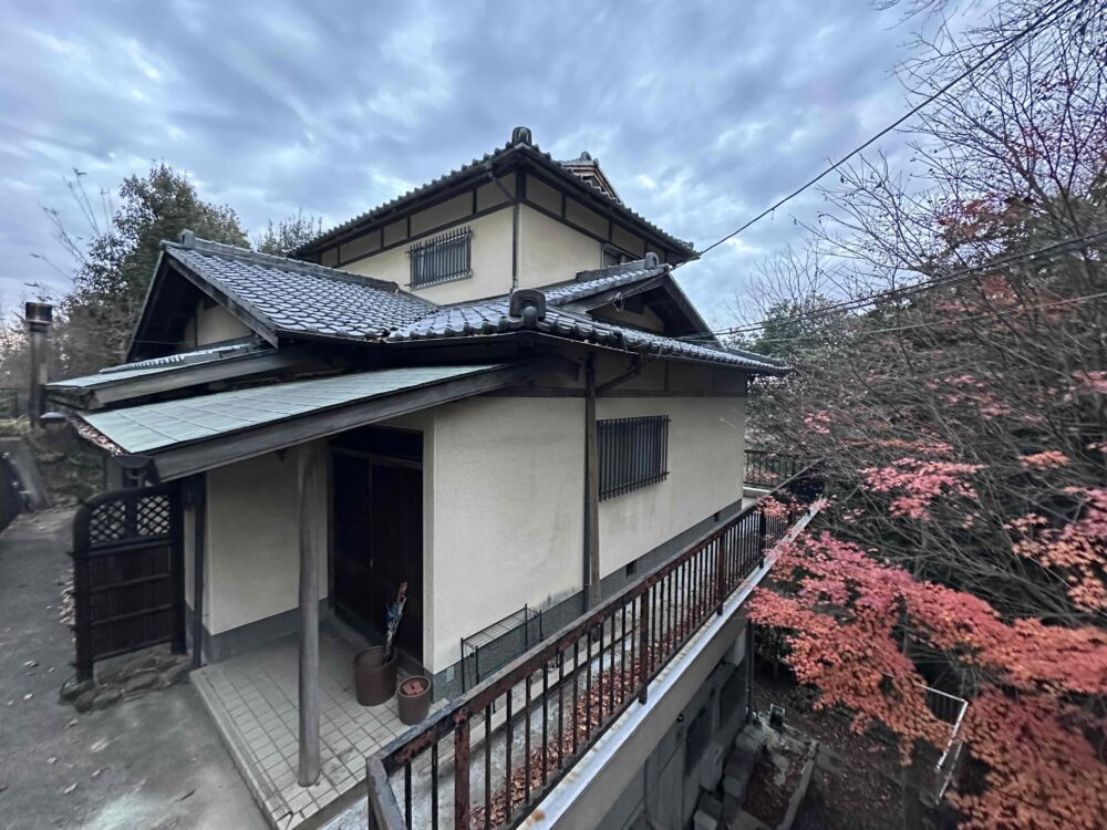 生駒市でプライベートヨガが受けられる個人サロンゆるちゅらYOGAの古民家外観